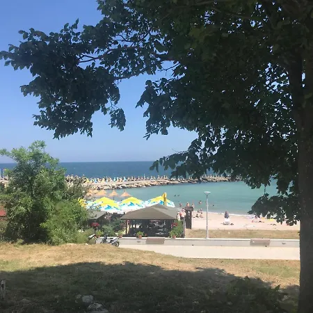 Langa Plaja Diana Mangalia