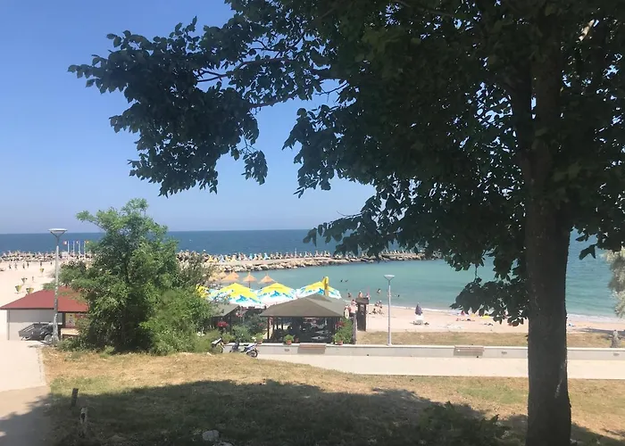 Langa Plaja Diana Mangalia