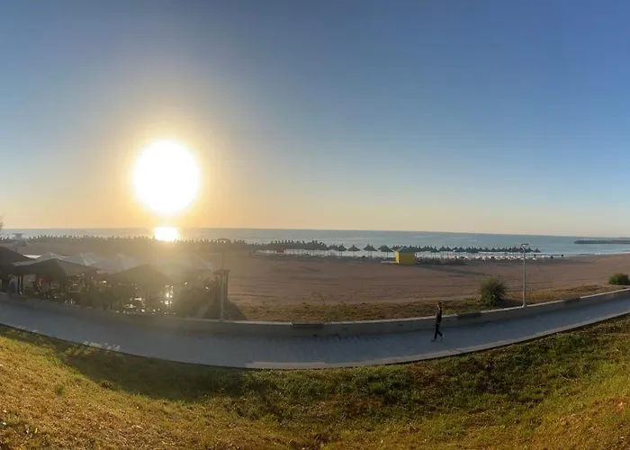 Langa Plaja Diana Apartment Mangalia